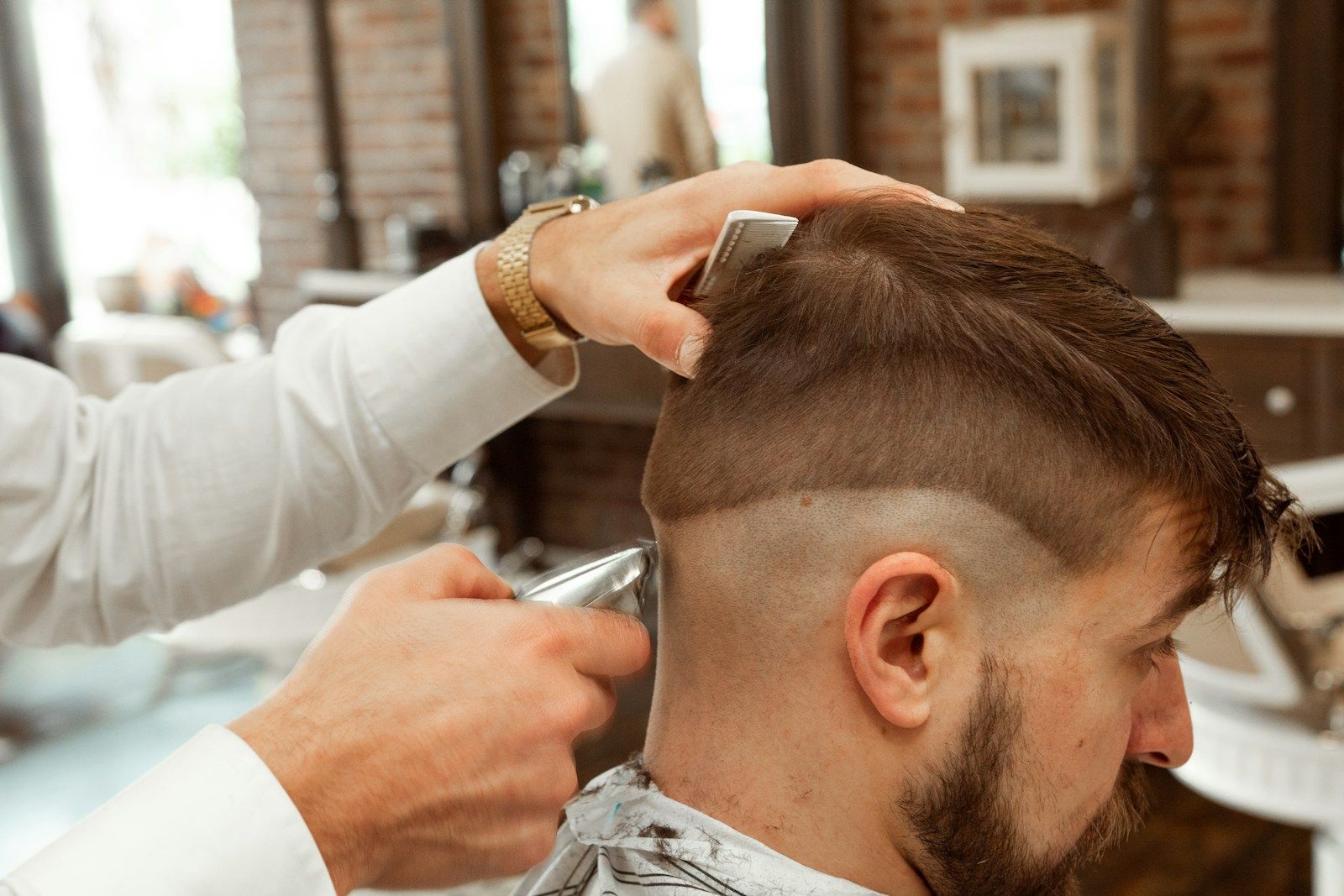 Barber mid-cut, chair and mirror